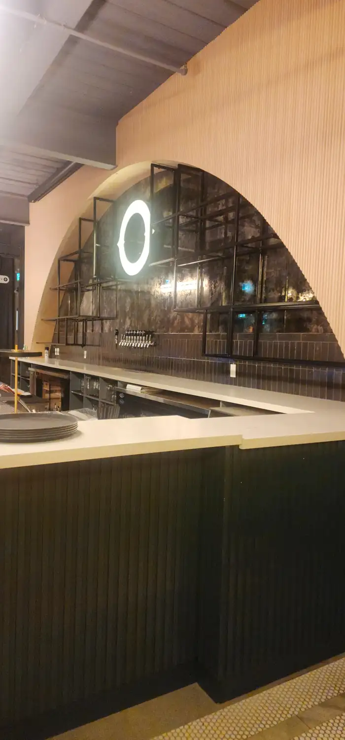 Oche King West — frame 7