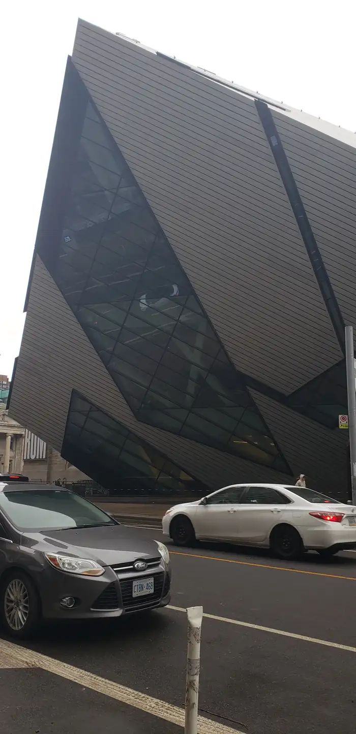 Royal Ontario Museum — frame 1